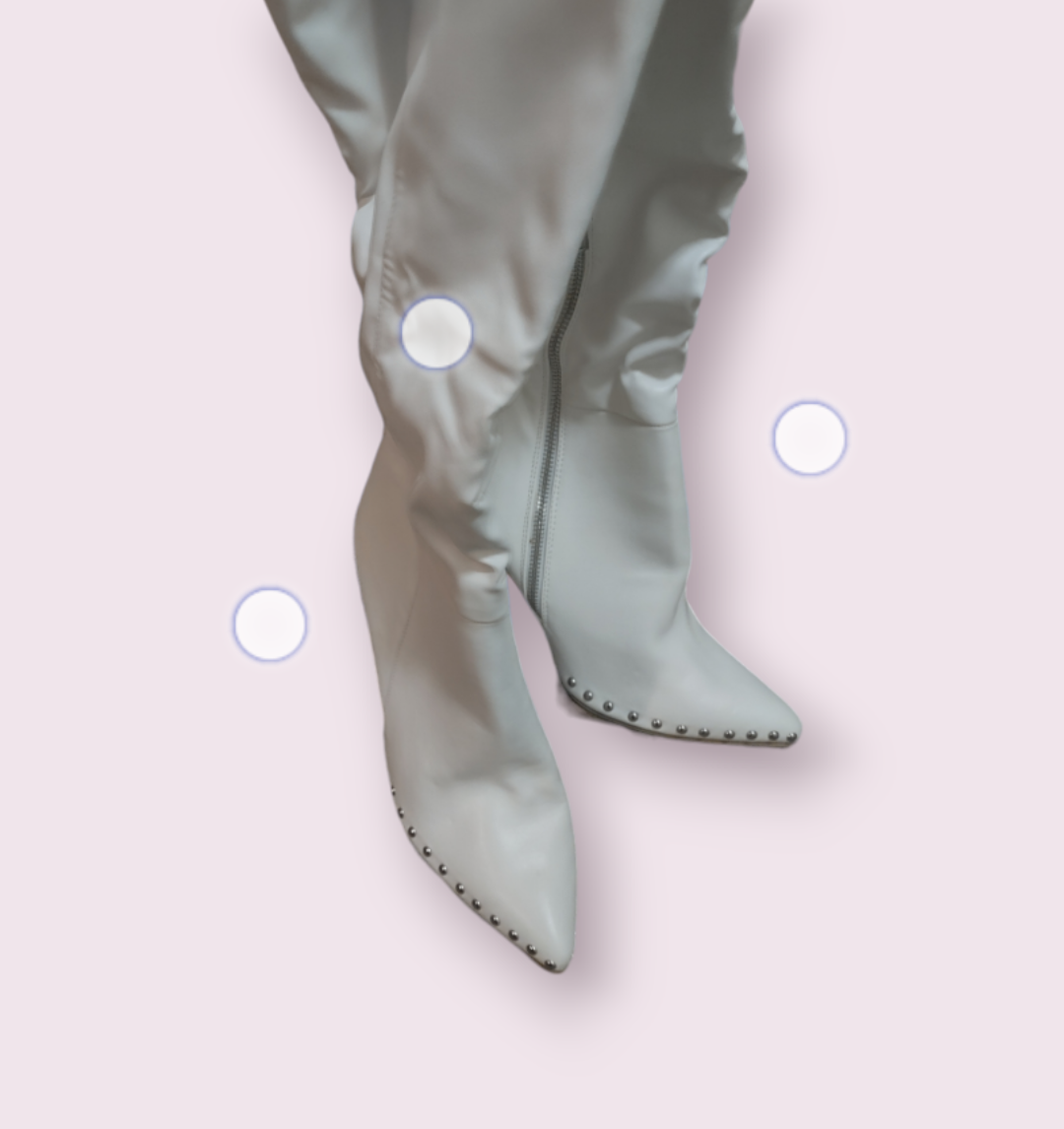 WHITE STUDS BOOTS